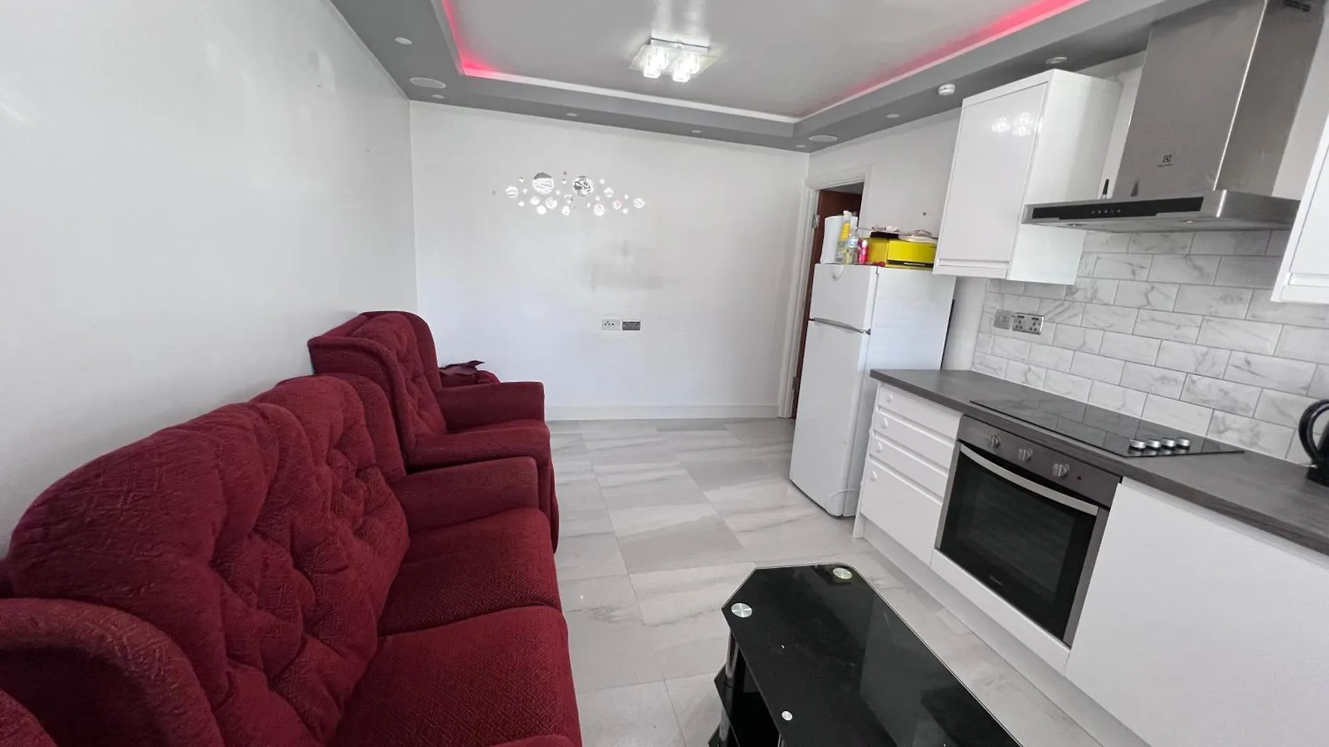 2 Peverel House Dagenham Apartment